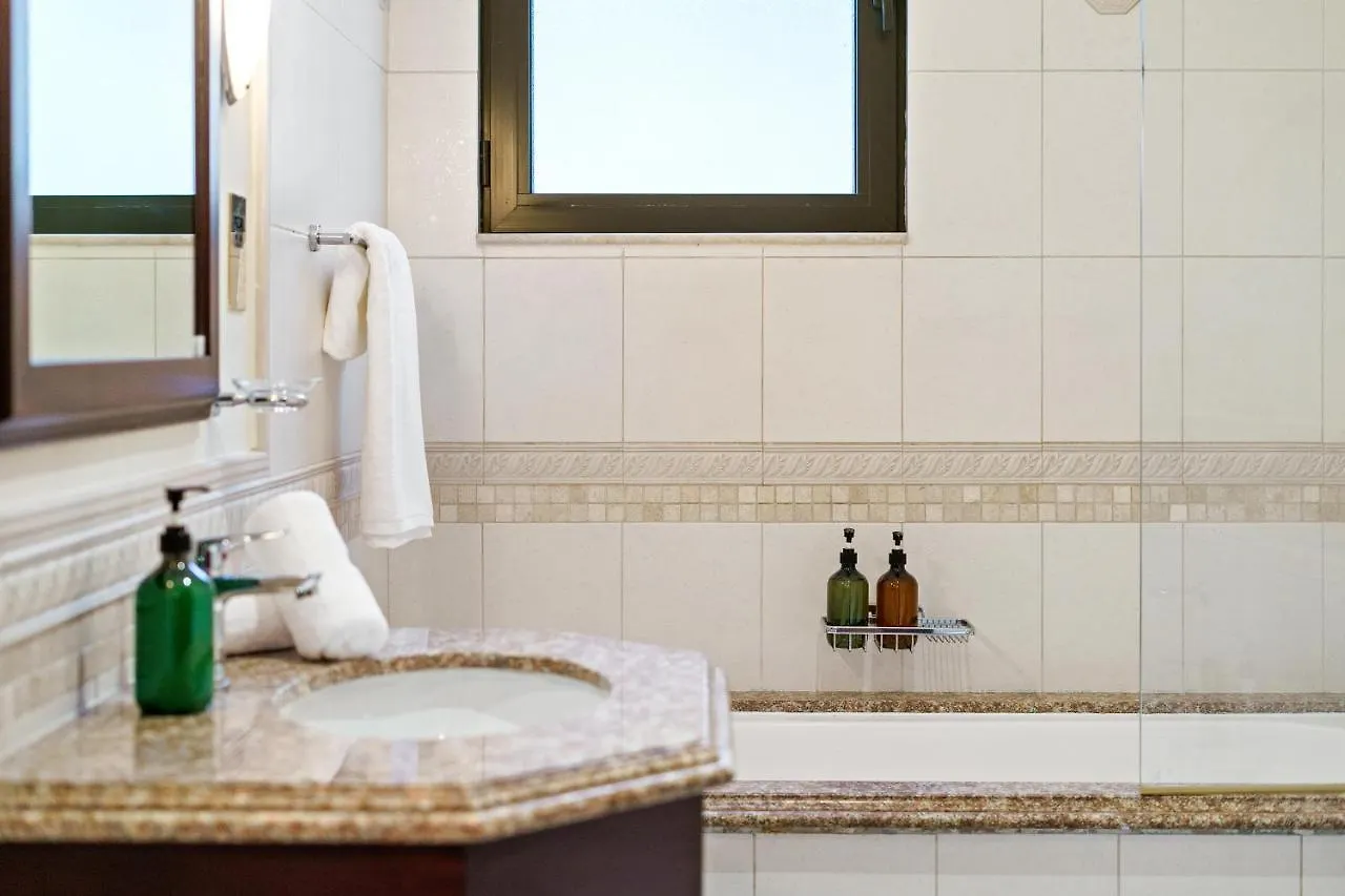 Villa Grande On Palm Jumeirah - 6 Bedroom + Kids Room 迪拜