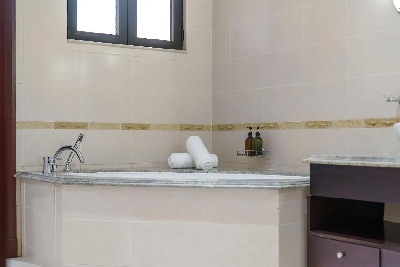 Villa Grande On Palm Jumeirah - 6 Bedroom + Kids Room 迪拜 阿拉伯联合酋长国